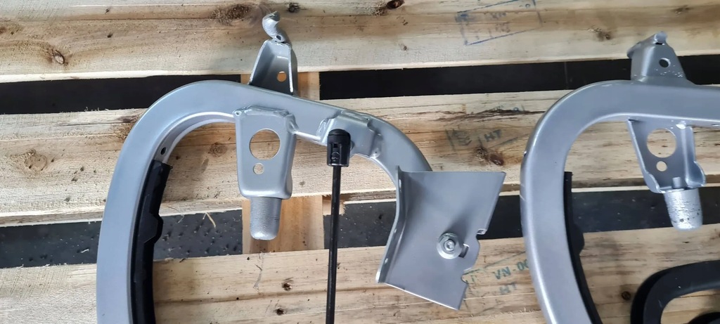 фото №9, S3 8v sedan a3 петля петли крышки задняя багажника 8v5 2x ly7g