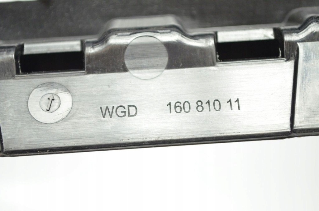 Захист стійка двері правий задній 7349676 bmw x1 f48 Оригінал