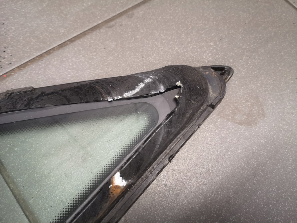 фото №6, Скло трикутник правий задня vsg audi a8 d3 06r