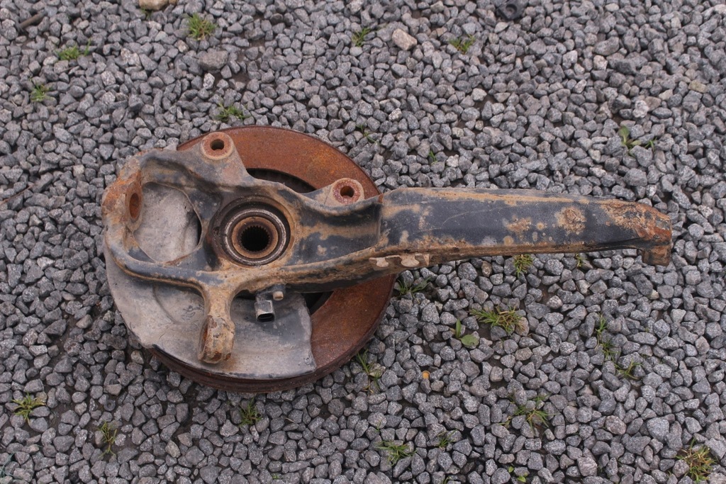 фото №10, Поворотный кулак правый перед vw amarok 2.0 bitdi