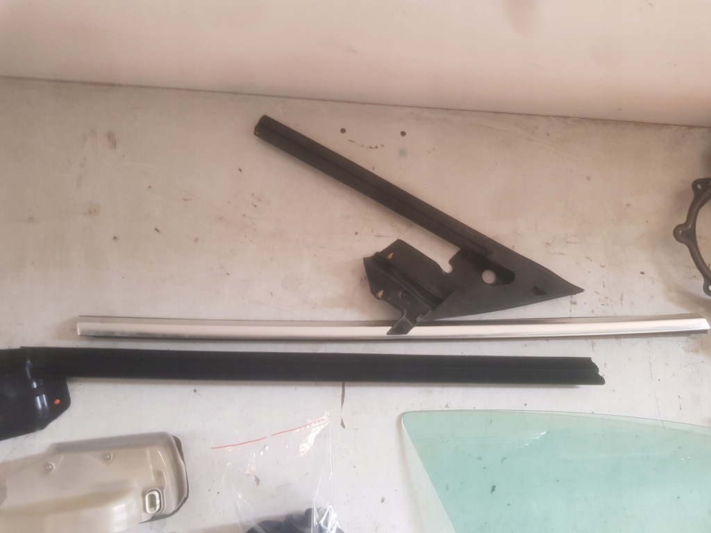 Tesla 3 оборудование правый перед стекло жгут Недорого