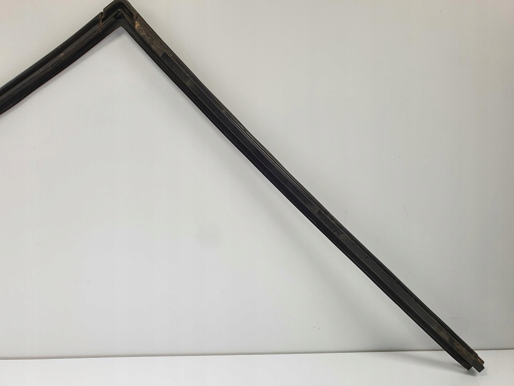 Молдинг стекло дверь правый задний  задняя mercedes w140 с Разборки