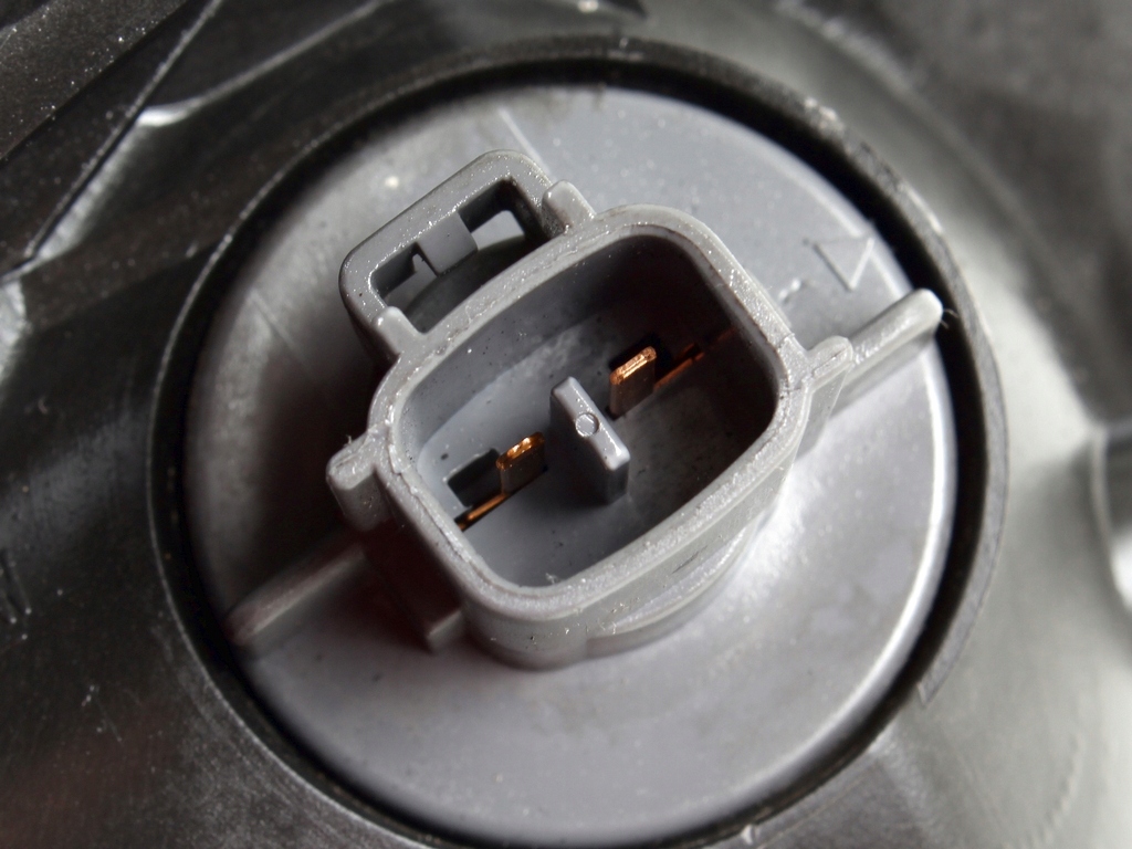 фото №10, Лампа фара правий toyota corolla verso ii eu