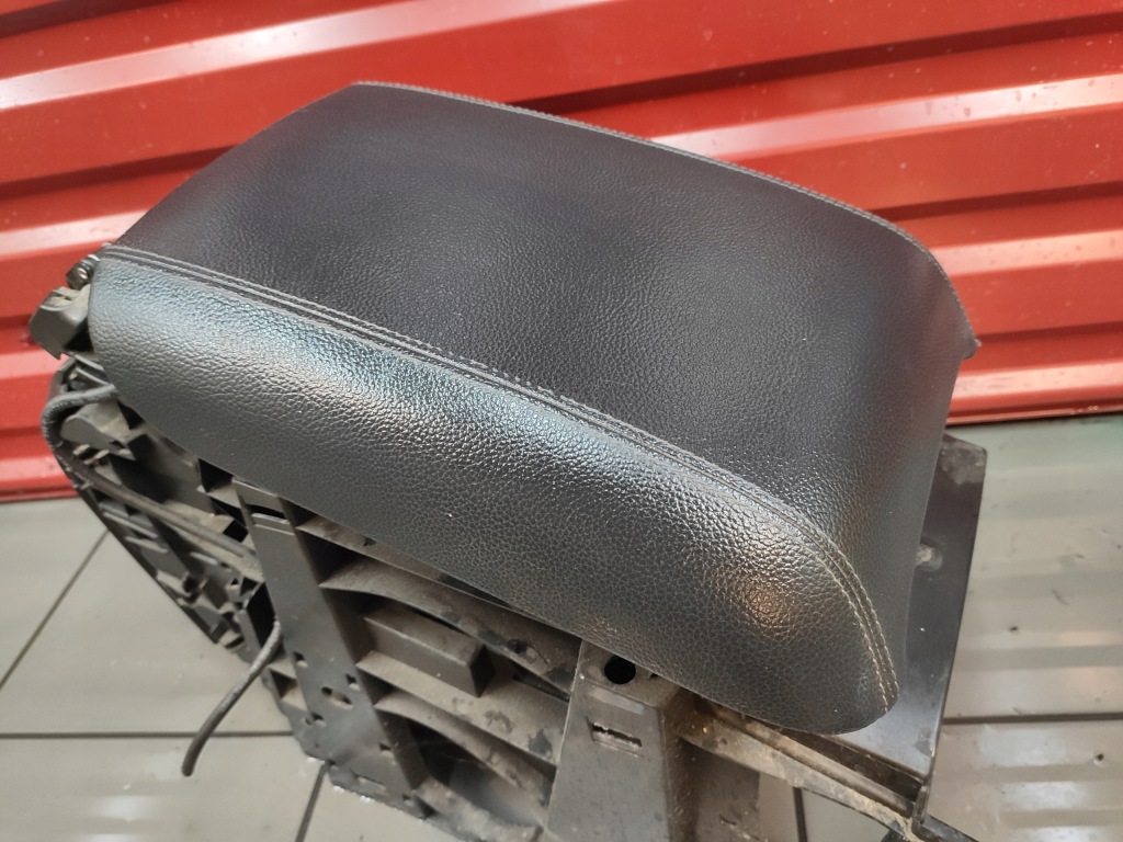 фото №1, Mercedes r-klasa w251 підлокітник спинка бардачок шкіра чорний oryg гарний