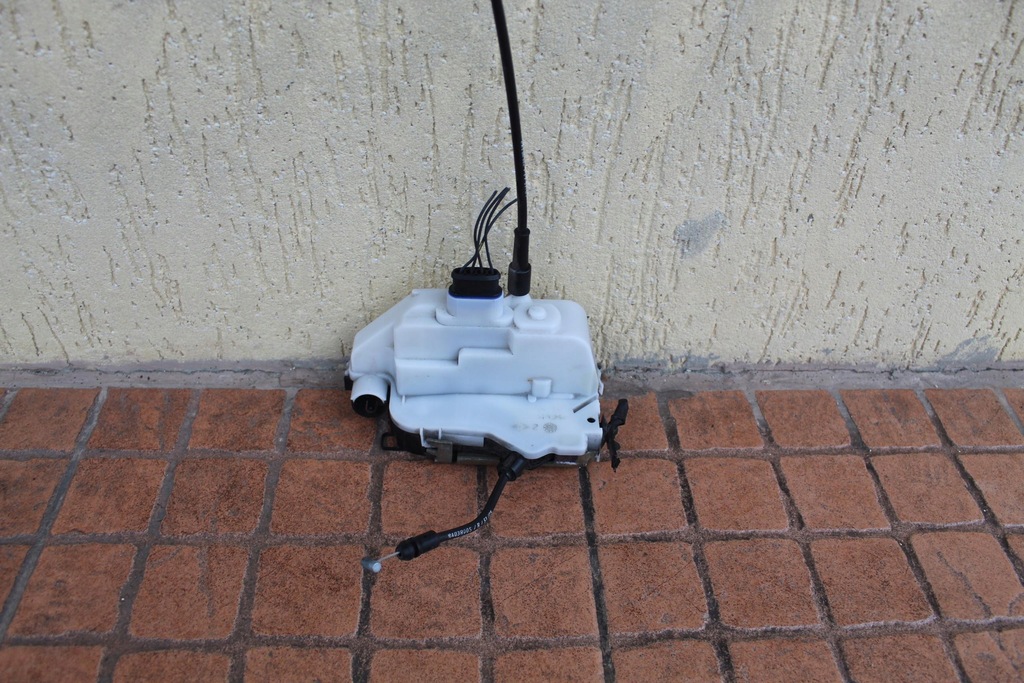 фото №1, Замок дверь правый перед 4 pin renault scenic ii