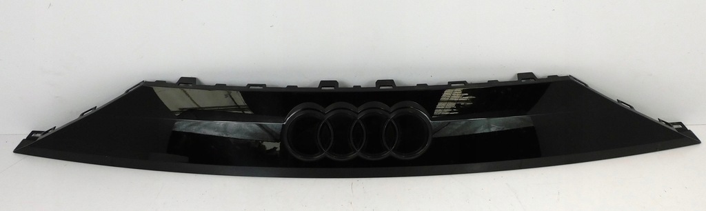 фото №1, Audi q8 4m8 молдинг накладка кришки задня задній