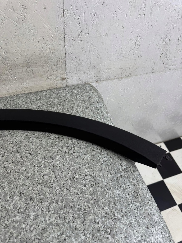 фото №5, Молдинг łuczek крила лівий задня volvo xc40 2017-2024 31448354