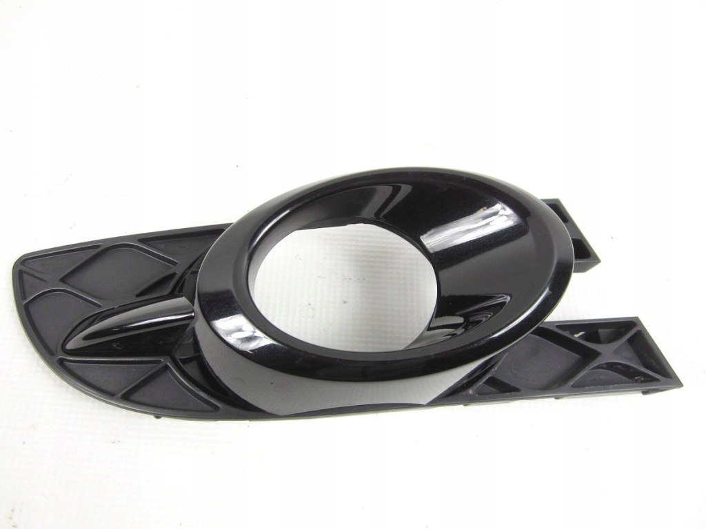 Купити Решітка протитуманної фари права mercedes cl w216 c216