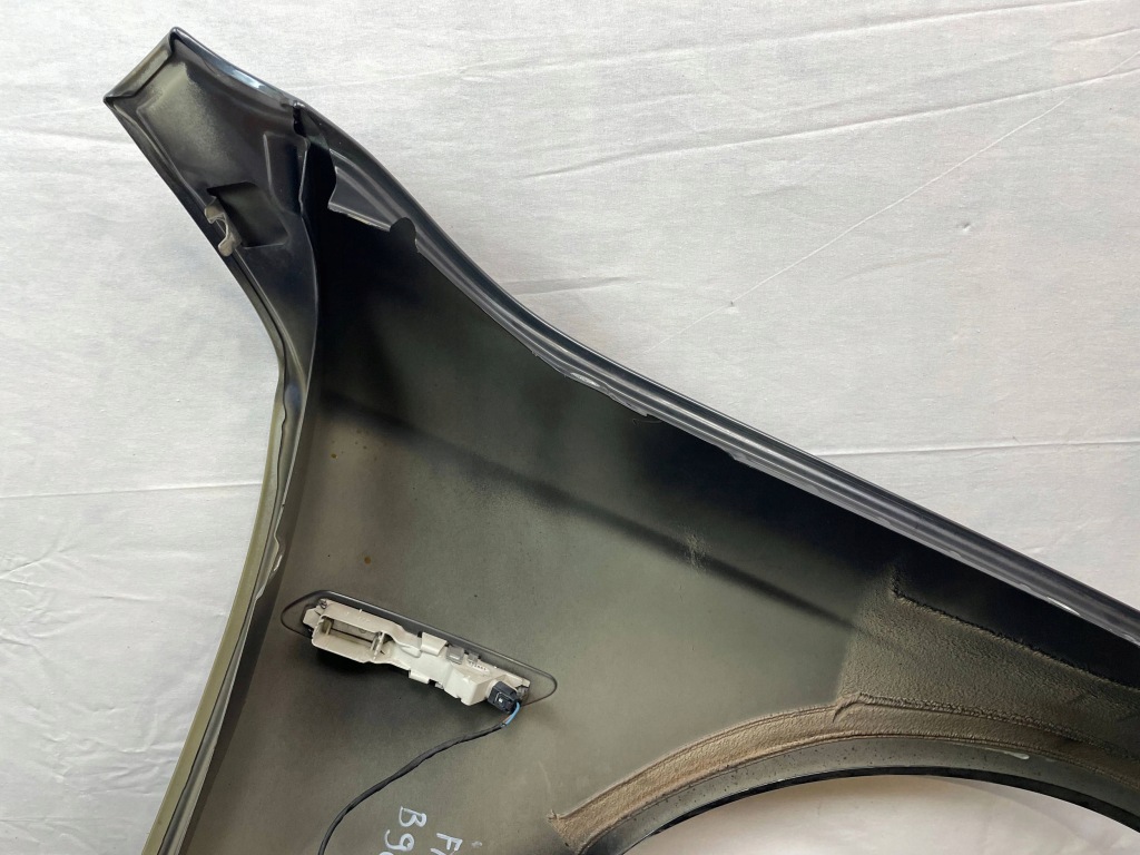 Крыло  перед передний левое  bmw 5 f10 f11 код лакокрасочного покрытия: b90 Доставка