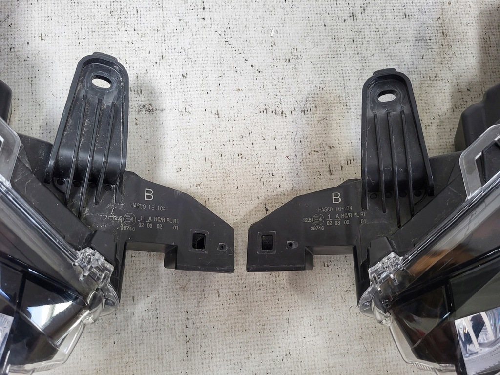 фото №10, Toyota corolla cross full led правая + левая f.v.a.t