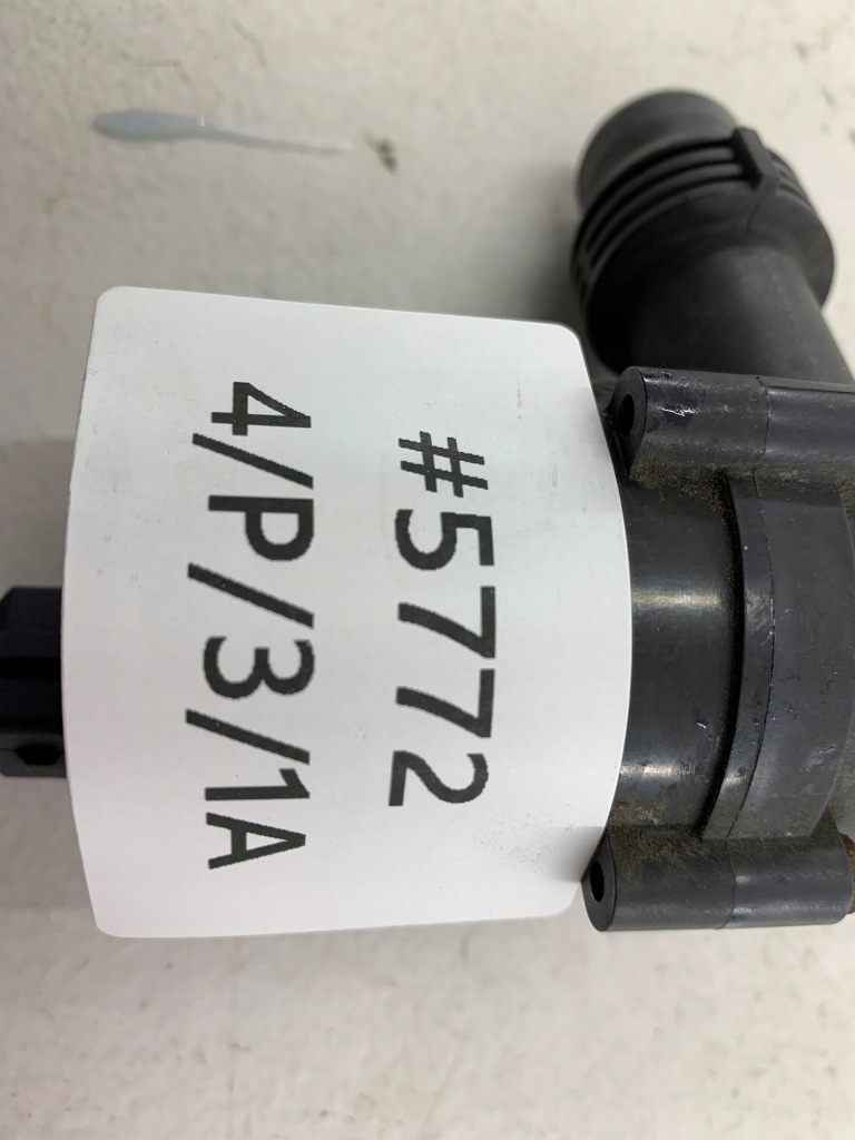 Bmw e65 рестайлінг  3.0 d додаткова насос води 6922699 Ціна