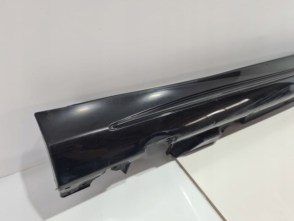 Купить Mercedes c-klasa w205 порог накладка  порог правая 197 a205690xx40