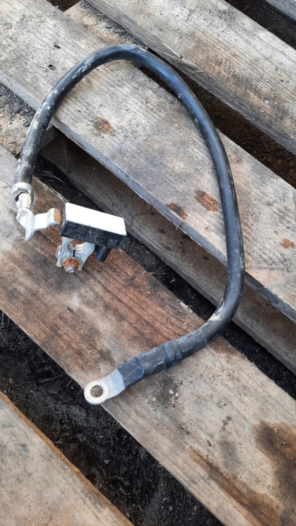 Купить Mercedes gla x156 клемма минусовая a1669056001