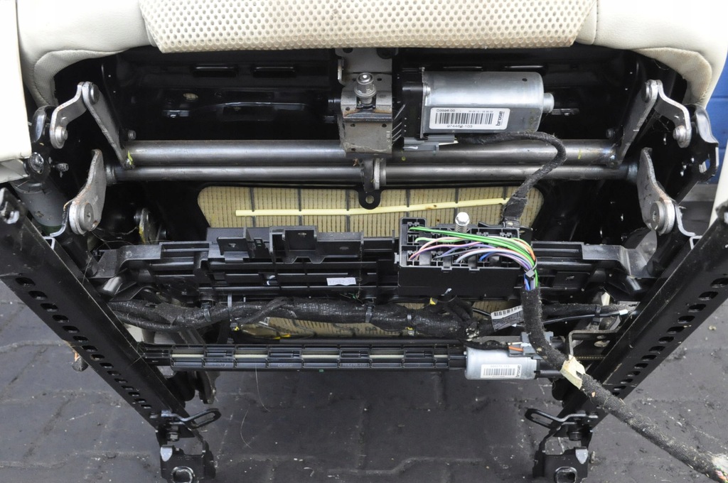 фото №7, Volvo xc60 i переходник салона сиденья заднее сиденье светлая кожа