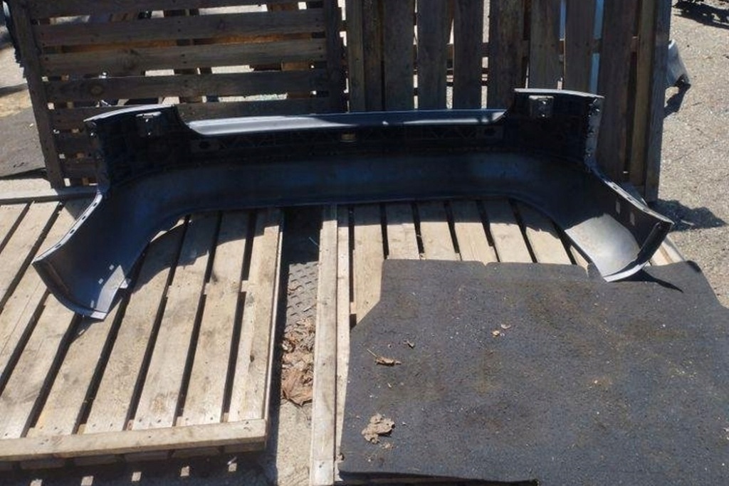 фото №10, Бампер задний audi a4 avant 8e5, b6 8e9807521b 2.5l дизель 120kw 2003