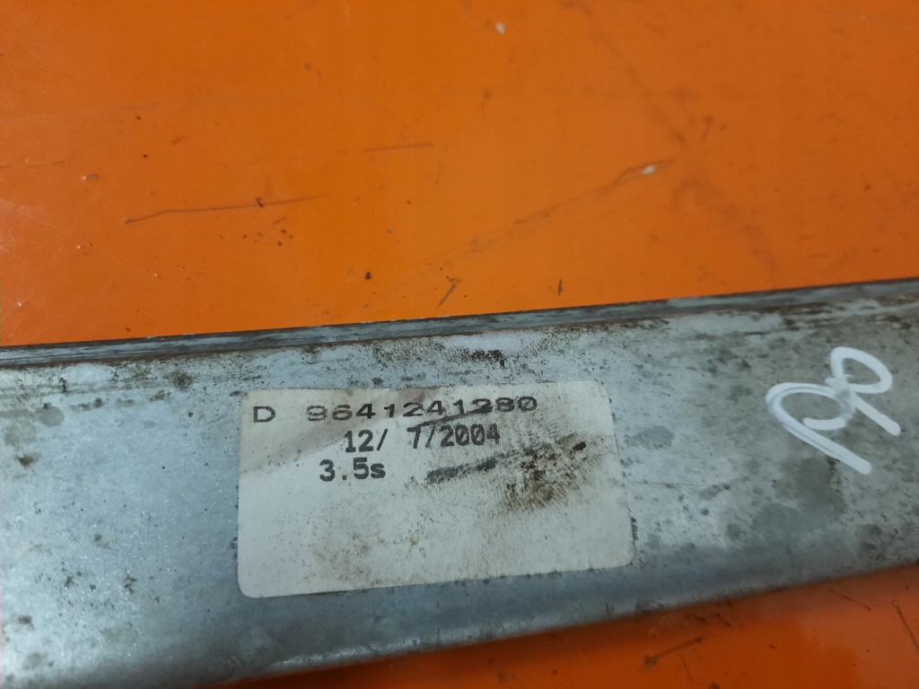 фото №5, Citroen c2 1.4 hdi 03-08 подъемник стекло перед правый 9641241280