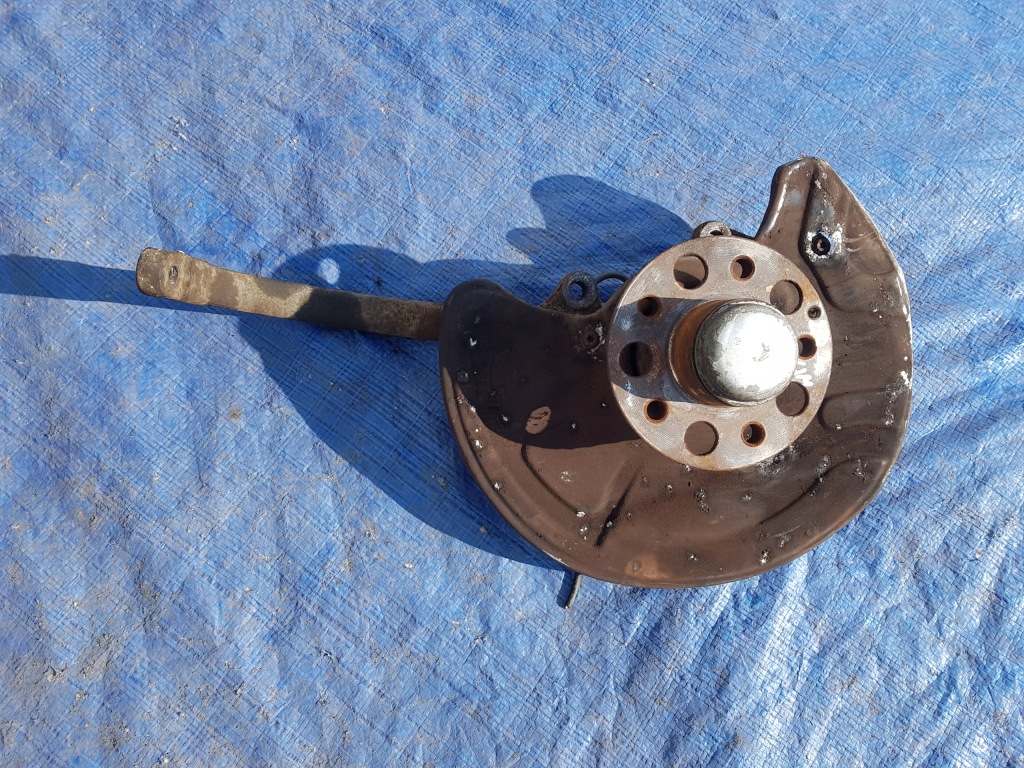 Купити Поворотний кулак лівий перед mercedes cls w219 w211