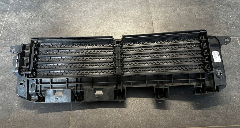 фото №5, Volvo xc40 ii 2 воздуховод воздуха шторка жалюзи 31455415