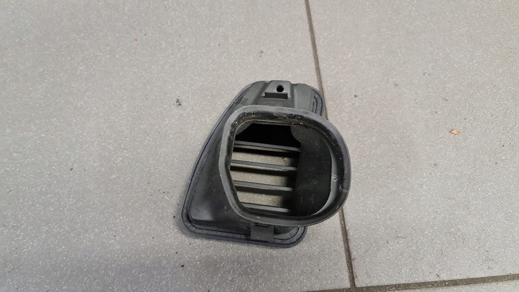 фото №4, Решётка обдув audi a8 d2 правая 4d0857482