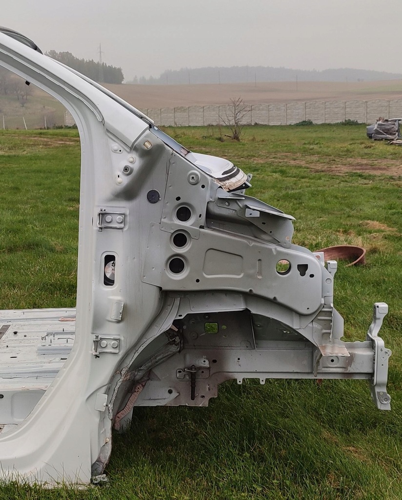 фото №1, Opel vivaro c четверть правый перед лонжерон