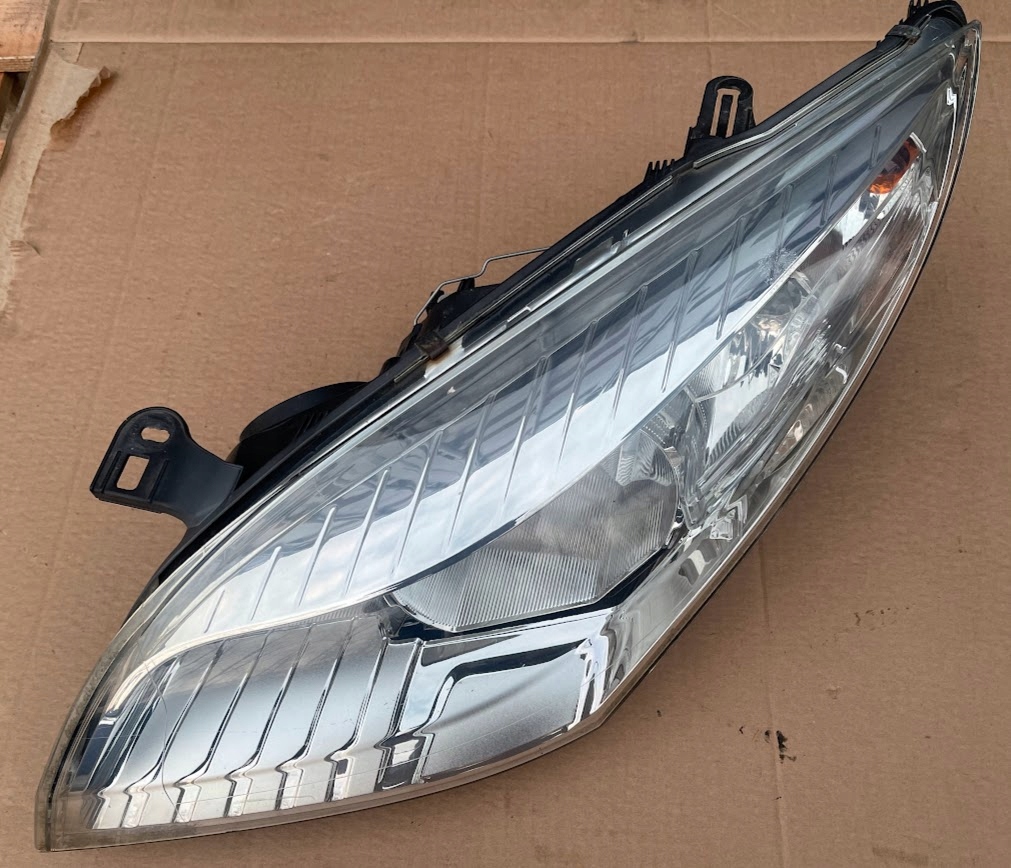 фото №1, Лампа передня лівий перед anglik uk renault megane iii оригінальний номер 260600018r