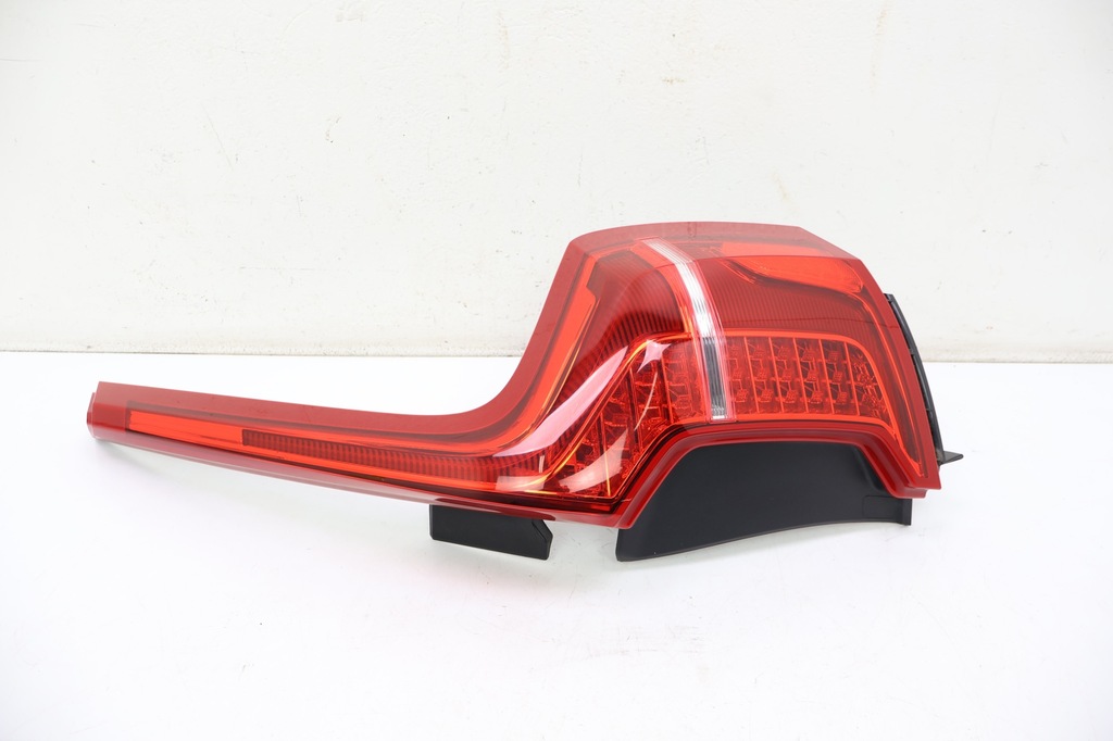 фото №1, Volvo xc60 ii лампа правая задняя 32228831