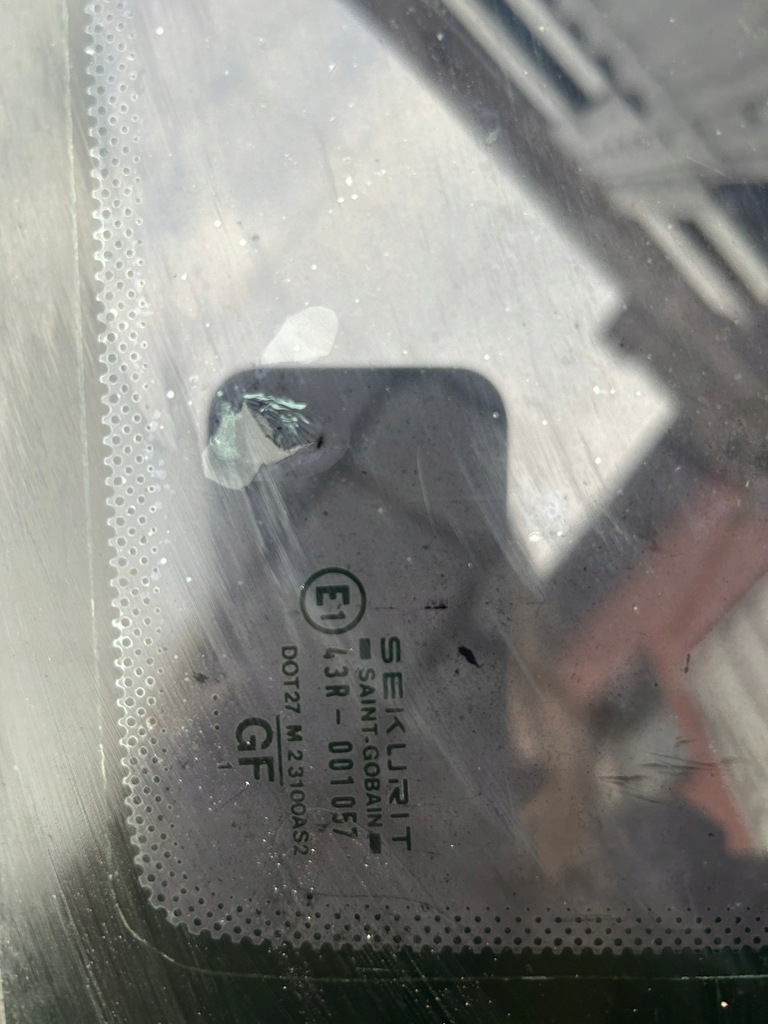 фото №1, Opel omega a скло кузовна правий задня