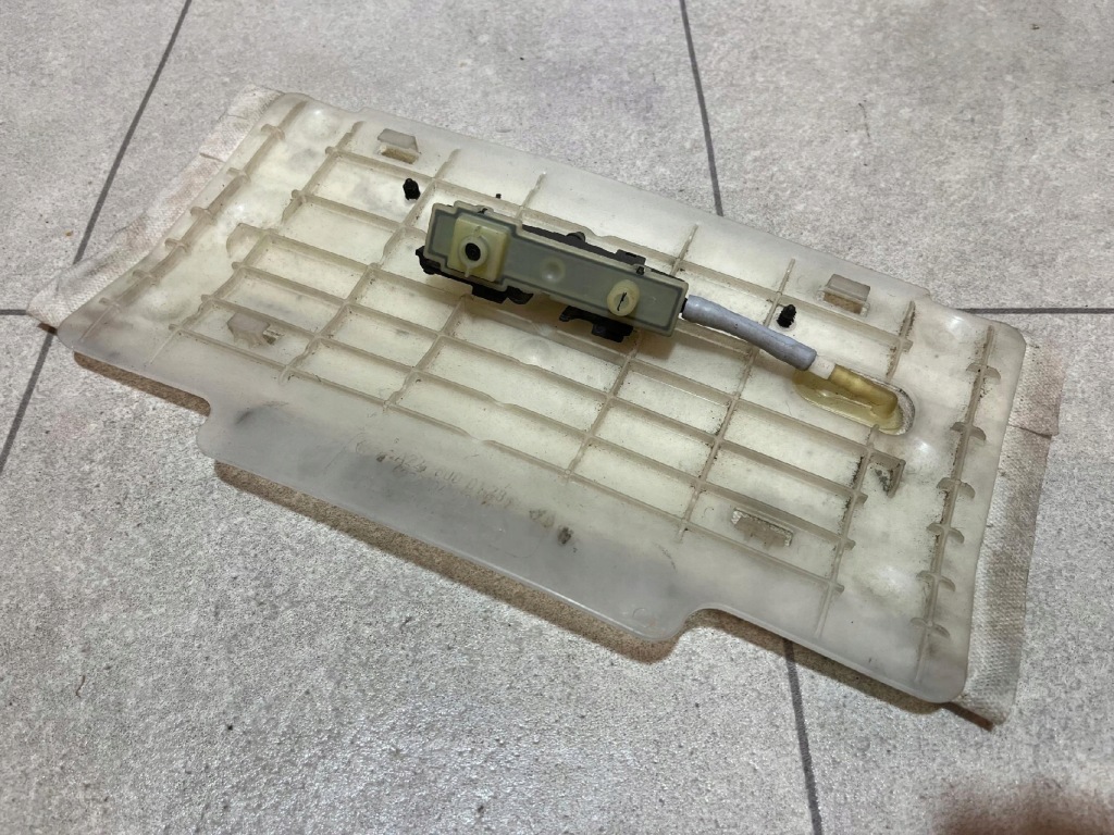 Mercedes w221 pompowana подушка сидіння bdb стан Оригінал