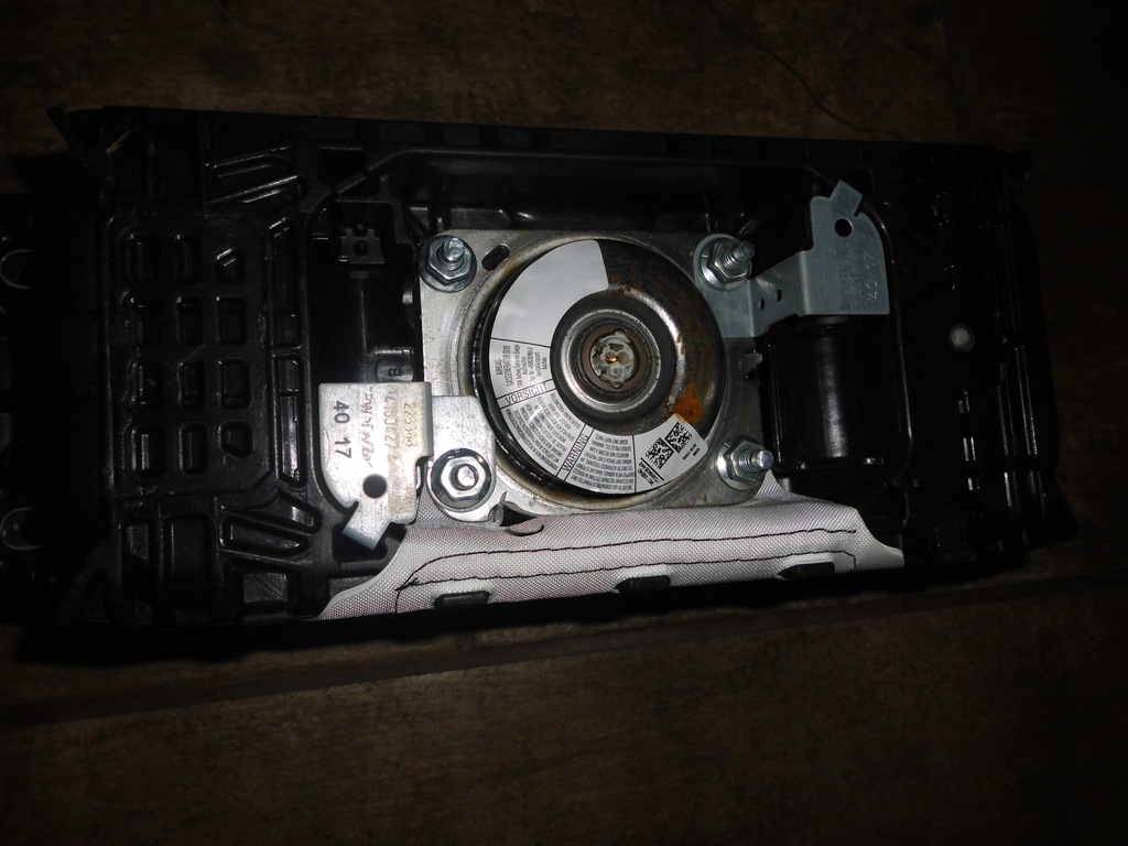 фото №6, Audi a4 8w b9 консоль + 2 x подушка безпеки