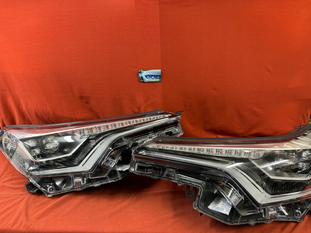 фото №1, Toyota ch-r full led левый i правый