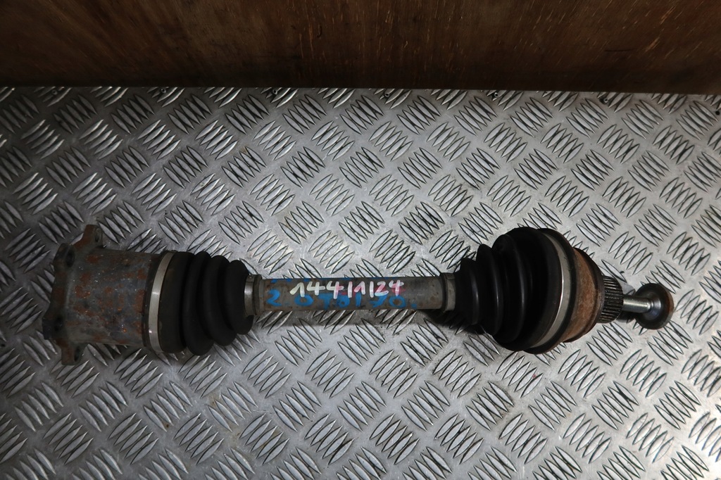 фото №1, Приводной вал левый перед audi a4 b8 2.0 tdi