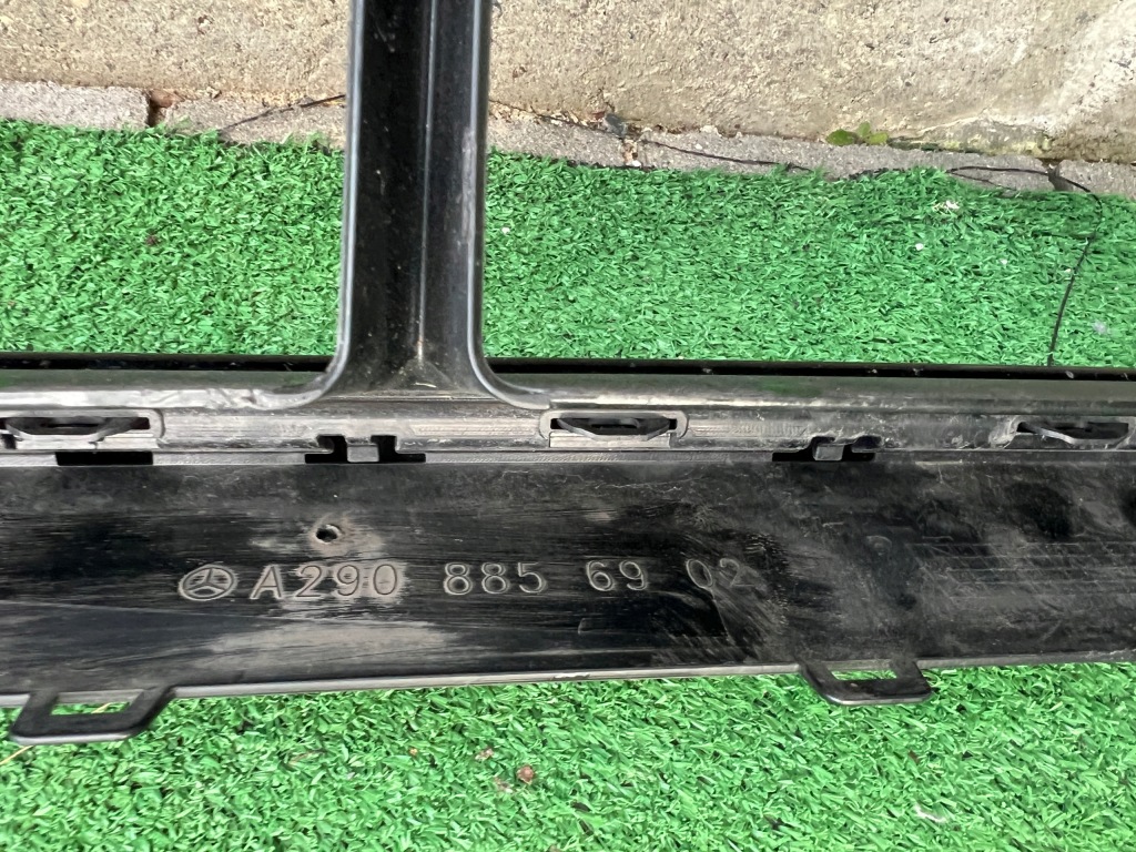 Купити Mercedes amg gt 4door w290 рестайлінг  решітка бампера перед a2908856902