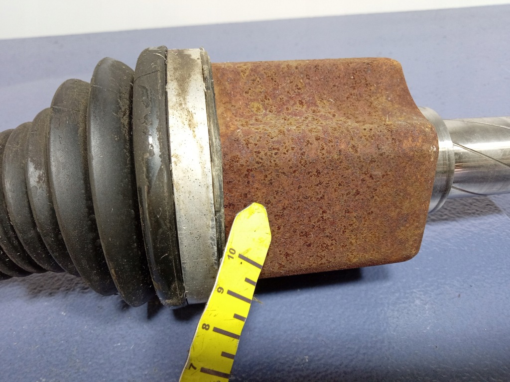 Volvo v40 2 2.0 d2 привідний вал ліва перед механічна коробка передач 31437065 в Україні