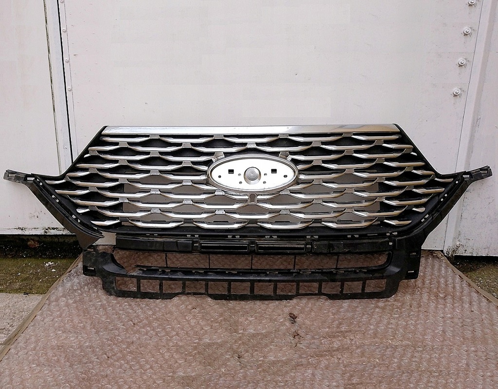 фото №1, Ford explorer platinum 20-21 решітка радіатора радіатора