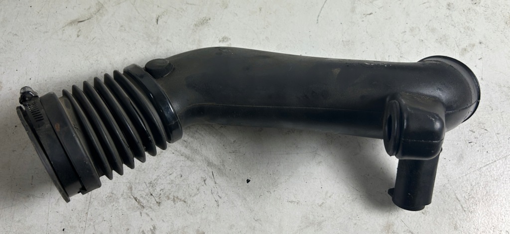 фото №3, Шланг труба воздуха lancia thema 11- 68137236aa