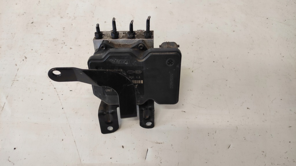 фото №1, Насос abs ix35 sportage iii 58920-3u930 09-15 rok