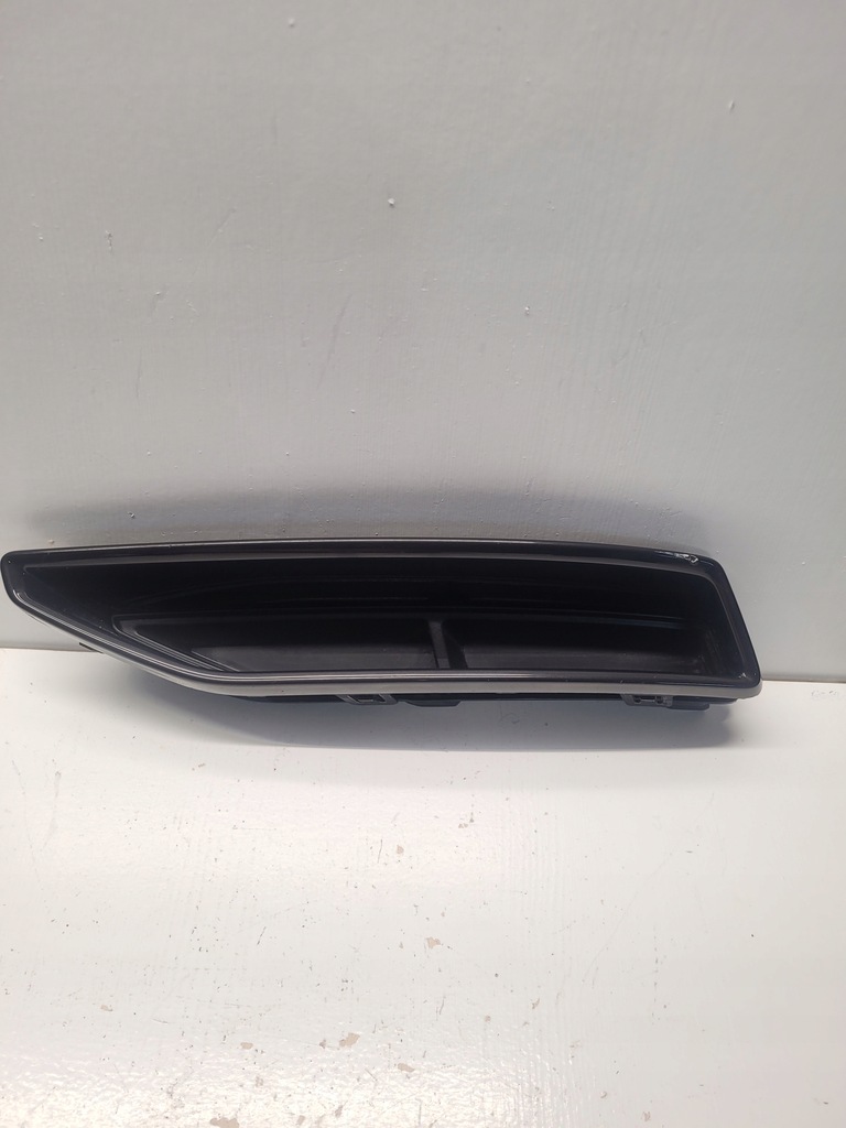 фото №1, Заглушка решітка вихлоп audi q3 ii 83a807320