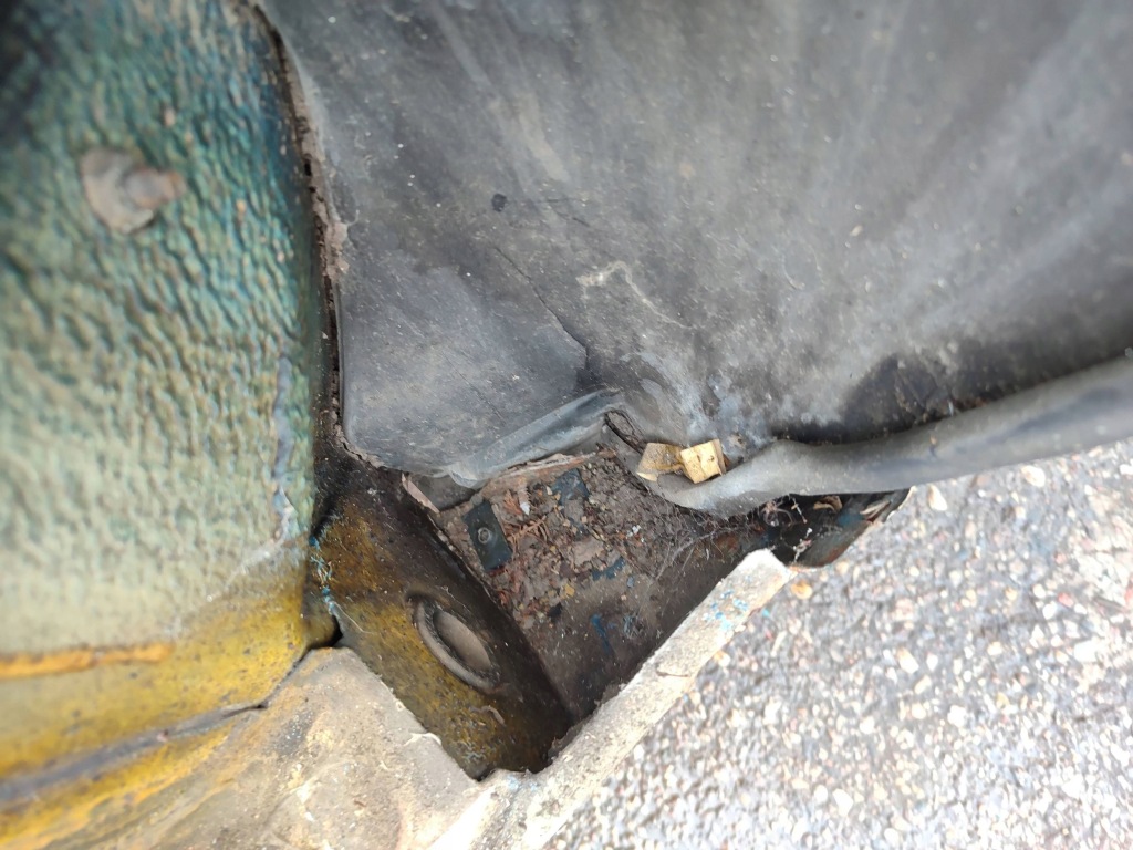 фото №7, Чверть передня mercedes-benz 380 560sec c126