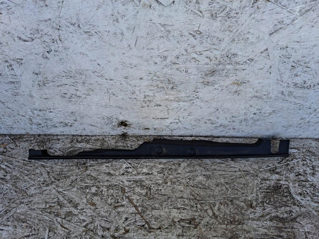 фото №2, Audi a4 b9 8w0821169 защита крыла левая