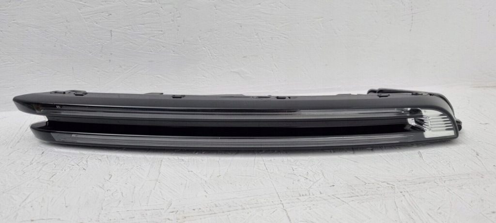 Porsche macan mk2 fl turbo 2019- led drl левый поворотник 95b953055e с Разборки