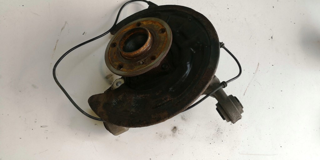 фото №1, Mercedes w176 поворотный кулак ступица правый задняя a2460406