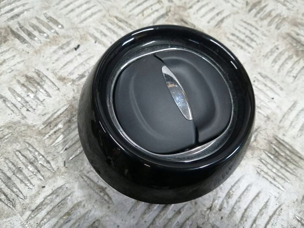 фото №1, Решётка обдув боковая renault captur i clio iv 687606325r