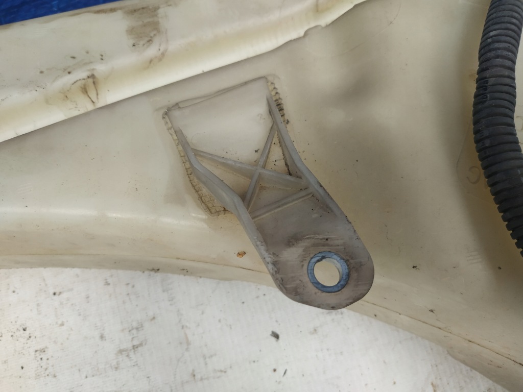 фото №4, Vw touareg i 1 бачок жидкость омывателя