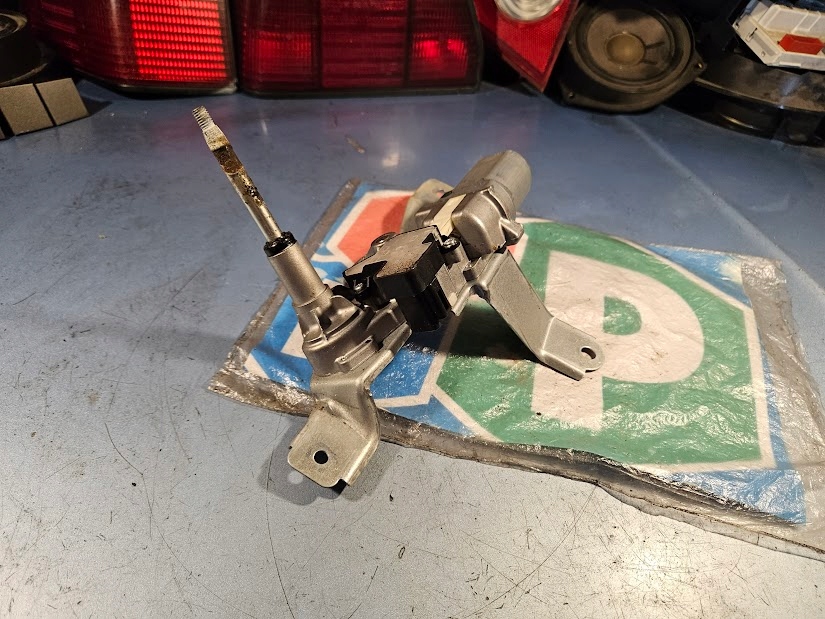 фото №1, Механизм двигатель дворник задняя крышки mazda 2 ii