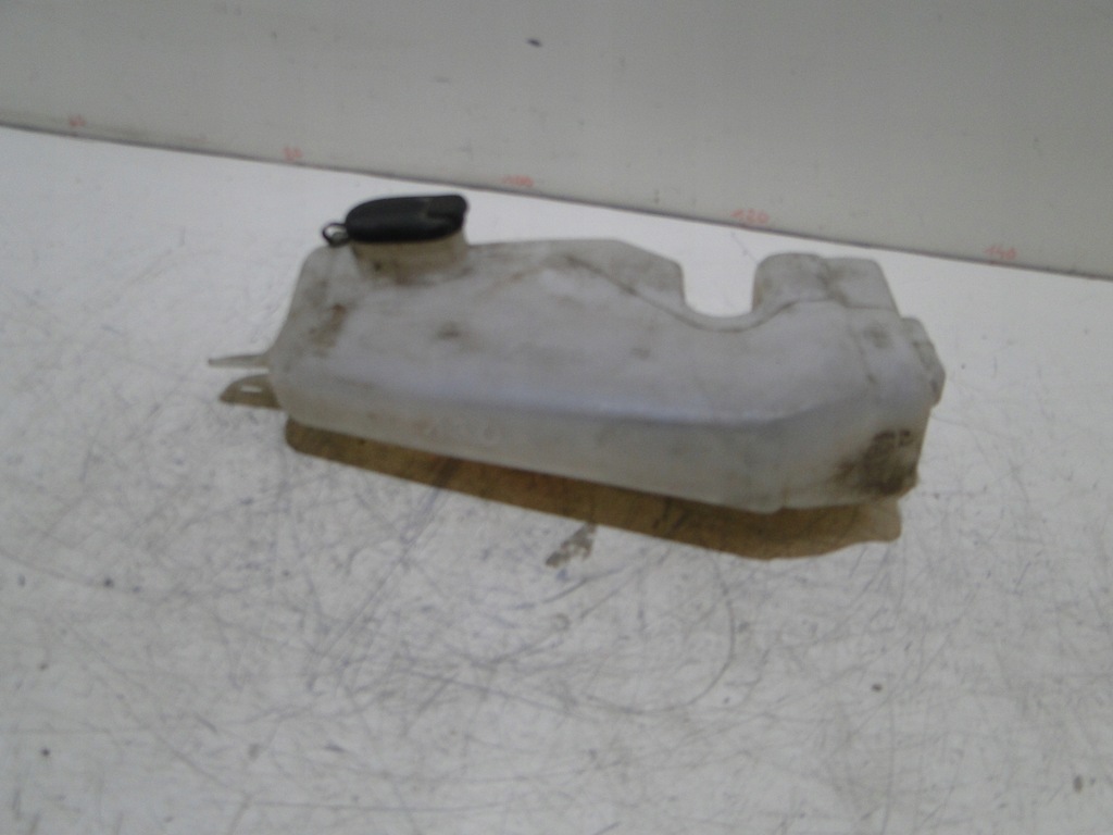 фото №1, Dacia sandero i бак жидкость омывателя