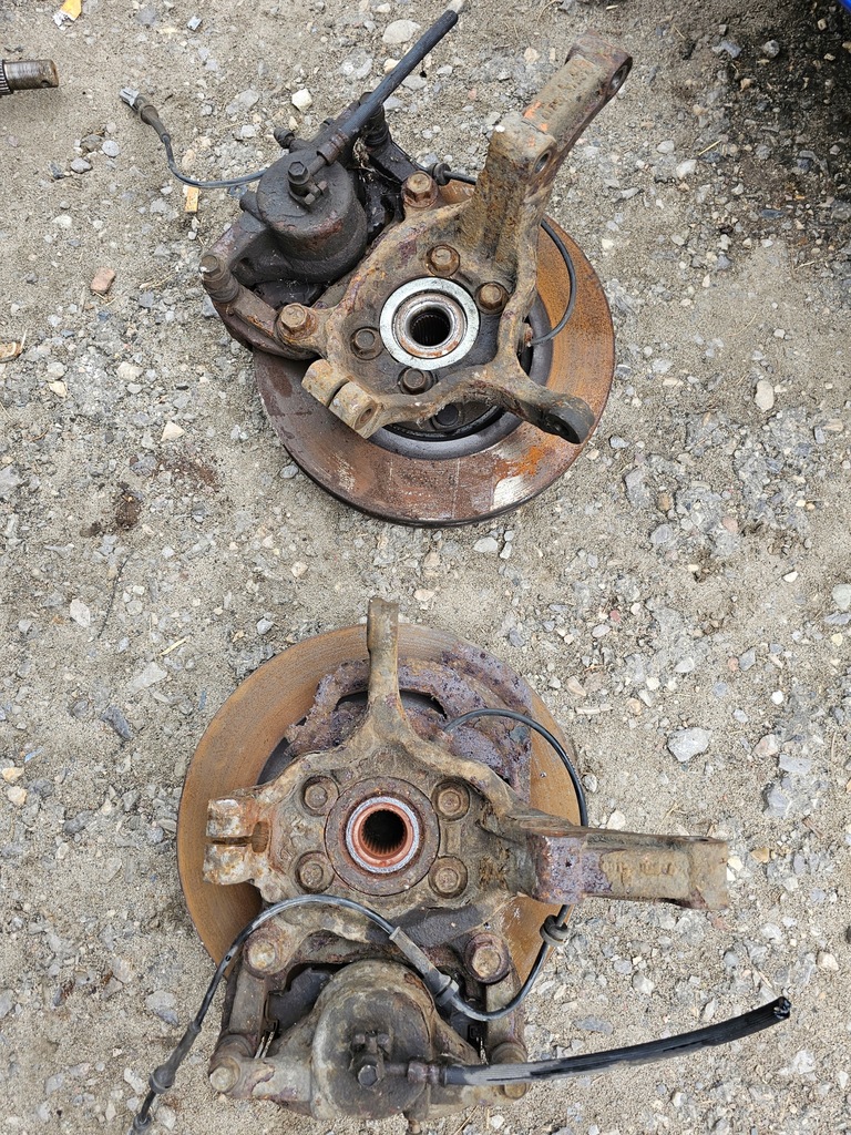 фото №1, Поворотний кулак лівий правий перед qashqai j10 1.5d