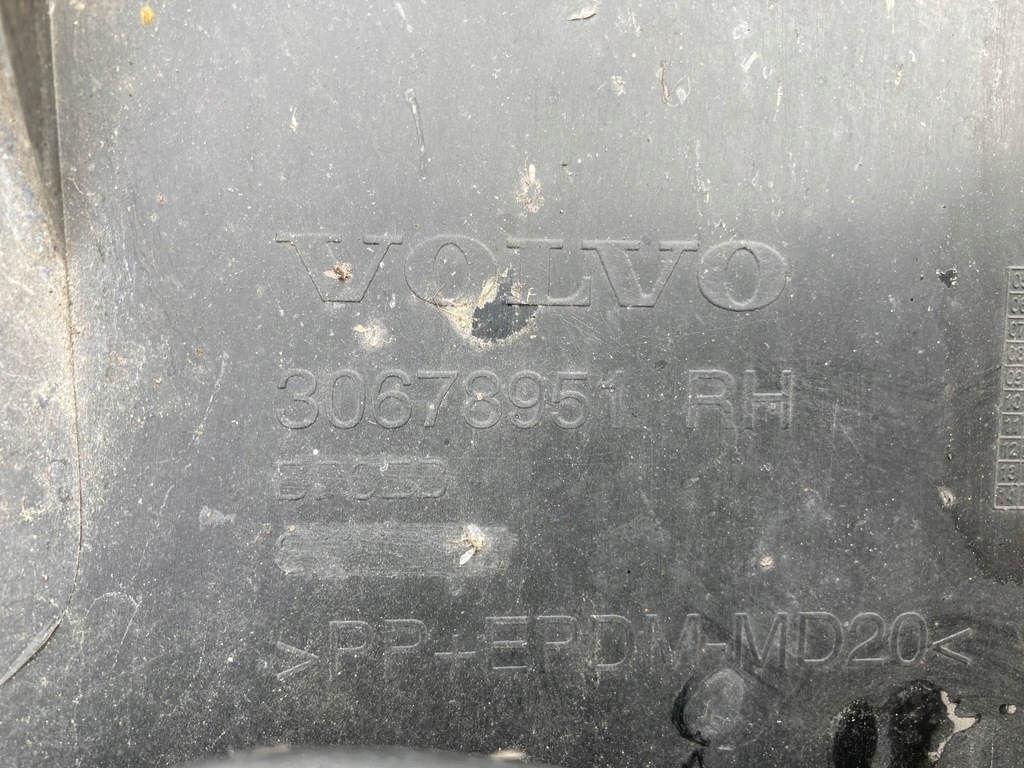 фото №9, Volvo xc90 i 30678951 бампер уголок правый