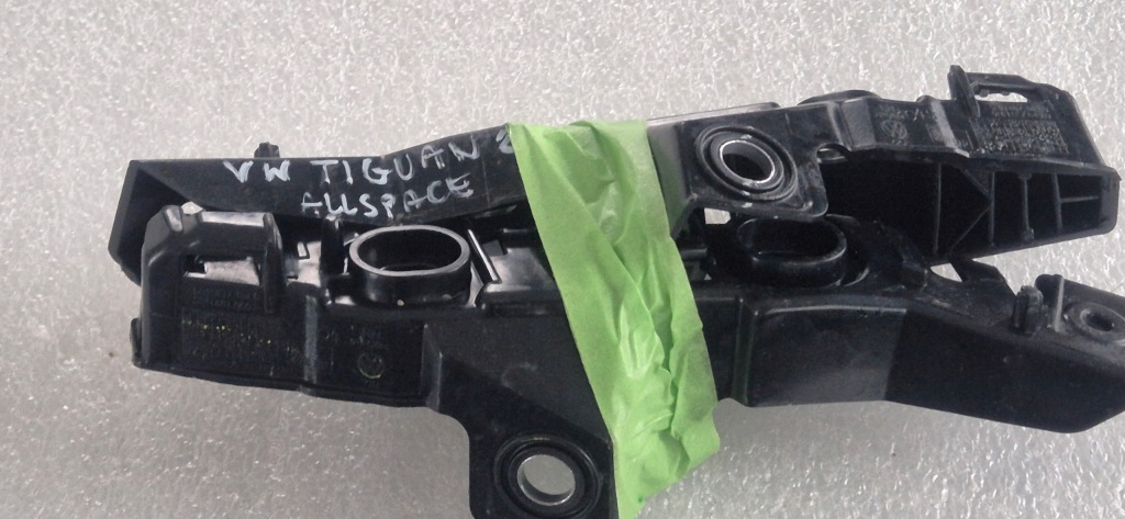 Напрямна крила правий лівий tiguan allspace 16-22 5nn807184b 5nn807183b в Україні