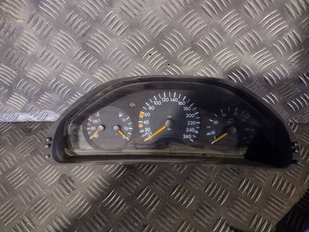 Купити Лічильник приладова панель mercedes e klasa w210 2.2 cdi mb2105404248