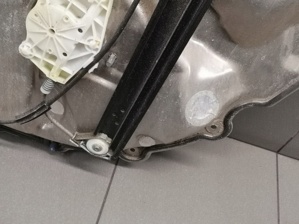 фото №10, Механізм скло лівий задня audi a8 d3 4e0839849a